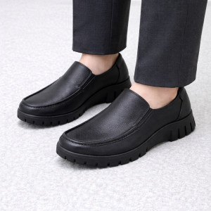TATA New Flat Shoes Korean Loafers Black School Slip-On Shoes for Men and Women Rubberize Walking Shoes Comfortable Everyday Wear and Lightweight Waterproof