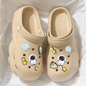 [Free Shipping] Thick-Soled Height-Increasing Perforated Sandals For Women Suitable For Summer Outdoor Wear With A Closed-Toe Design Odor-Resistant And A New Style That Can Be Worn As Both Sandals And Beach Flip-Flops