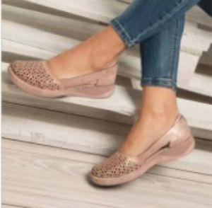 [Free Shipping] Plus-Size Hollow-Out Thick-Soled Sandals Casual Womens Shoes Summer Solid Color Slip-On Closed-Toe Sandals