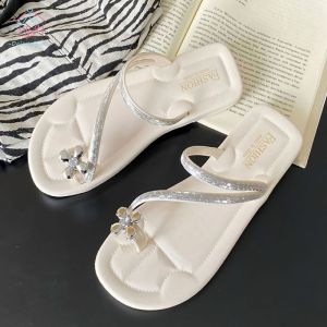 2025ฤดูใบไม้ผลิใหม่แบนสไตล์ฝรั่งเศสรองเท้าแตะขนาดเล็กที่มีพลิกนิ้วเท้าครึ่ง Sags ผู้หญิงสวมใส่ด้านนอกแฟชั่นสไตล์นางฟ้าทุกการแข่งขัน