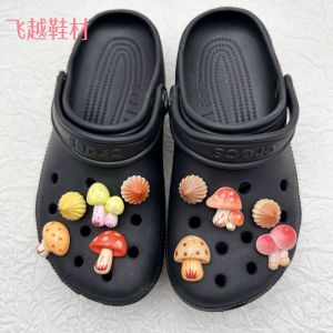 10ชิ้น/เซ็ตการ์ตูนเห็ด Crocs 3D Jibbitz แต่งด้วยหัวเข็มขัดรองเท้าที่ถอดออกได้สำหรับ Crocs