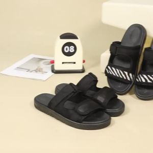 [Free Shipping] New 2025 Summer Slippers For Men Featuring Non-Slip And Odor-Resistant Properties Perfect For The Beach With A Hook-And-Loop Closure Designed For Couples And Featuring A Thick Sole For Added Height.Made Of EVA Material