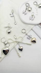 Romance Large Love Heart Keychain Elegant Designs Versatile Fashion Accessory for Everyday Use Stylish Outfits
