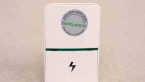 Electricity Energy Saving Plugs Professional Power Saver US 90-250V Household Office Energy Saving Plugs Voltage Regulator