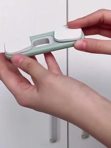 ที่ล็อคตู้ ที่ล๊อคประตู ติดกาวไม่ต้องเจาะ สายล็อคตู้เย็น กันเด็กเปิด เพื่อความปลอดภัยสำหรับเด็ก ป้องกันการหนีบ กันเด็กเปิด