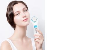 Facial Beauty Device Hot and Cold Skin Rejuvenation Massager with Vibration and Ion Function for Home Use