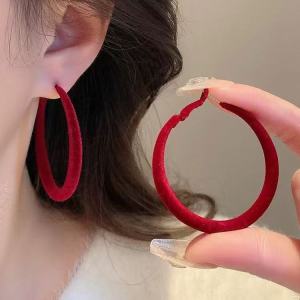 Fashionable Ring Gift 秋冬安可拉红丝绒耳圈酒红色圈圈耳环女气质显白新年喜庆复古耳饰