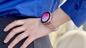 Bling Leather Band Compatible for Samsung Galaxy Watch 7 6 5 4 FE 40mm 44mm/5 Pro 45mm/6 Classic 43mm 47mm/4 Classic 42mm 46mm Galaxy Active 2 20mm Crystal Replacement Strap for Women