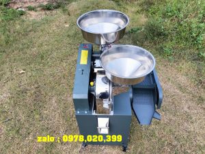 Máy xát gạo nghiền bột TF800 . buồng xát và đầu ra gạo đều bằng inox