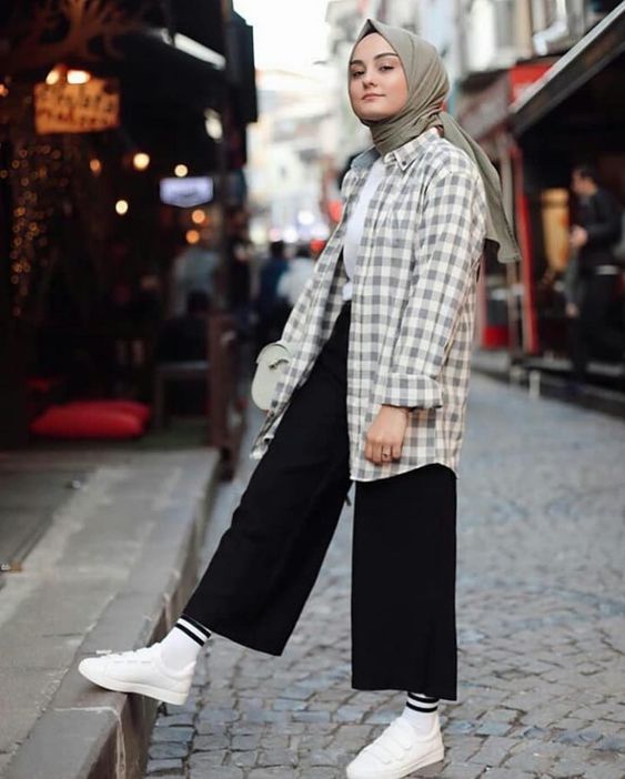 CELANA KULOT JEANS TERBARU WANITA-KULOT JEANS-CELANA PANJANG WANITA-CELANA KULOT LEBAR OOTD WANITA TERBARU DAN TERKINI