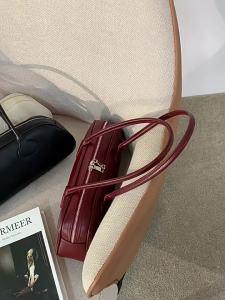 Korean niche design ins Vintage single-shoulder bag for women 2025 New stylish large-capacity handbag for carrying baguettes