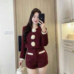 Set đồ nữ đi tiệc đồ công sở tiểu thư Dạ áo tay dài cổ tròn đính ba bông thanh lịch kèm quần short giả túi sang trọng