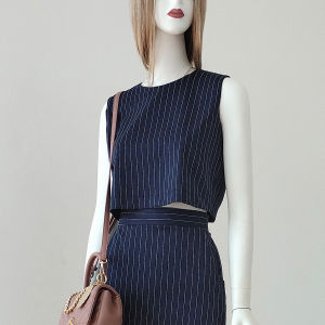 LOOSE-FITTING CROPPED TOP เสื้อครอปลายทาง จาก BITTERSWEET