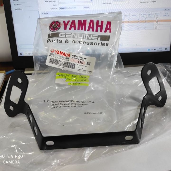 Bracket Dudukan Plat Nomor Depan Yamaha R15 V3 BK6-F1685-00