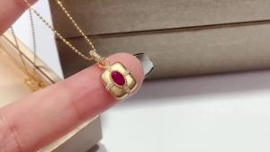 LUOWEND 100% 18K Yellow Gold Pendant Vintage Palace Style Shiny Diamond Natural Ruby Necklace Pendant for Women Fine Jewelry
