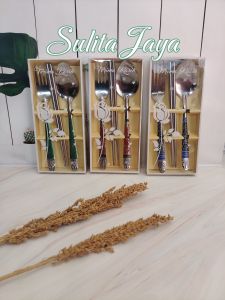 isi 20 pcs - souvenir pernikahan sendok garpu sumpit motif BATIK (sgs) kemas box mika motif