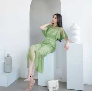 Gamis Satin Elegan dengan Lengan Flared - Warna Biru Langit/Mawar Emas/Sirih/Putih Ukuran Regular