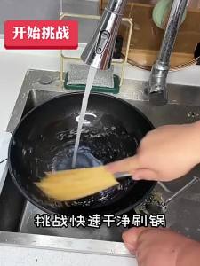 Traditional Angled Bamboo Pot Cleaning Brush for Home and Commercial Kitchen Natural Polished Solid Wood Portable Practical Design Alat Dapur Alat Pembersih