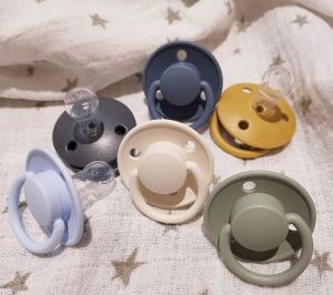 [TẶNG QUÀ] Ti Ngậm Ty Giả BIBS Chính Hãng Đan Mạch Cao Cấp Chất Liệu Silicon An Toàn Cho Bé Từ 0-3 Tuổi Tặng Kèm Hộp Đựng Ty Peggy Store