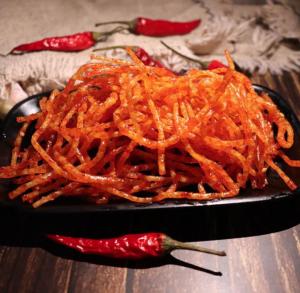 You Pin Home ล่าเถียวใหญ่ ล่าเถียจีน ขนมจีนเผ็ดๆ แพ็คขนมขบเคี้ยว แพคเกจขนาดเล็ก ขนมขบเคี้ยวรสเผ็ด ชุดขนมขบเคี้ยว ขนมรสเผ็ด 60g