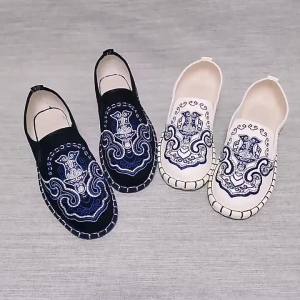 LZD  Cloth Servant Embroidered Breathable Mens and Womens Color Ghost Cloth Shoes Couples Embroidered Fashionable Shoes Smart Guy Casual Driving Shoes