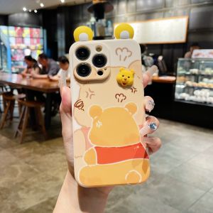 IPhone 16 15 14 13 12 Mini 11 Pro Max 6 6S 7 8 Plus X XS Max XR วินนี่เดอะพูห์สตรอเบอร์รี่ทาสีรูปหมีเคสโทรศัพท์