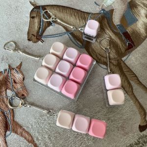 KLICKKRATE Key Button Finger Keyboard 1/2/3/4/9 Keys Keycap Fidget Keychain Gadget Clicker Toy Adult