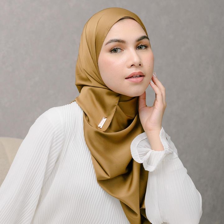 Lozy Hijab Medina Eyelash Shawl (Pashmina Satin Silk Bordir