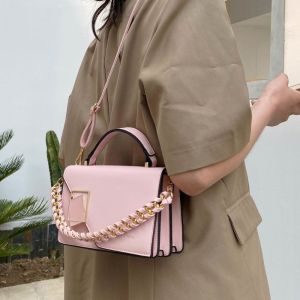 CRNGW ผ้าสีพื้น กระเป๋าสะพายข้างผู้หญิง โซ่ความเรียบง่าย ปรับได้ กระเป๋าแฟชั่นใต้แขน ทันสมัย แบบเกาหลี กระเป๋าสะพายข้างเดียว ช้อปปิ้ง