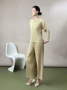 ผ้าหนาพลีตฤดูใบไม้ผลิและฤดูใบไม้ร่วงของ Miyake กางเกงขายาวตรงหรือเสื้อยืดแขนยาวคอกลมหลวม # 25118zsj-5303-5289 (แจ็คเก็ตและกางเกงขายแยกกัน)