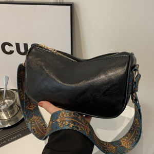 1529 ( READY STOCK ) PU SLING BAG EU FASHION HOUSE