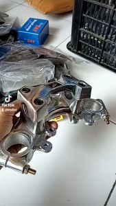 SEGITIGA ATAS DUDUKAN STANG STIR HONDA GL PRO GL MAX POLES SET RAISER CB150R NEW DAN CB150 OLD HIGH QUALITY MODEL ORIGINAL