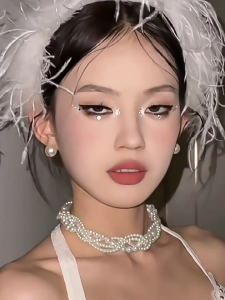 Sophisticated White Feather Headband Headpieces Hair Decoration Headwear Suitable for Bridal and Costume Event