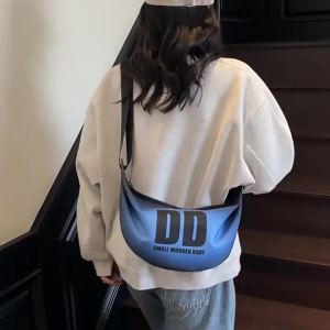 2025 New gradient color womens shoulder bag high-end niche design trendy crossbody bag unique and versatile for casual use