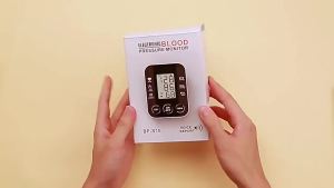 【Kualiti Tinggi】 Omron  Sphygmomanometer Digital Heartbeat Detector with Cuff LCD Display Hypertension Check Tool BP-S10