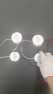 แหล่งจ่ายไฟ LED กันน้ำ12V 12W/20W/30W ขนาดพกพาสำหรับใช้ในในร่มและกลางแจ้งที่มีประสิทธิภาพสูงมั่นคง