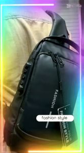 Tas selempang fashion pria with usb charger slot