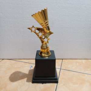 COD Piala Lomba Juara 1 2 3 4 bisa (MODEL kok raser) "costum" (bisa satuan juga) & free sticker