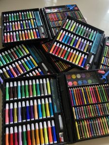 ดินสอสีชุดใหญ่ พาเลทชุดระบายสีเซ็ทใหญ่ ชุดระบายสีเทียน อุปกรณ์ วาดภาพระบายสี อุปกรณ์ระบายสี ส่งฟรี มีปลายทาง