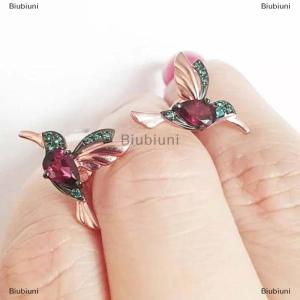 [COD] Biubiuni Hoa tai dáng dài HumMingBird hoa tai mặt dây chuyền pha lê tua rua hình chim