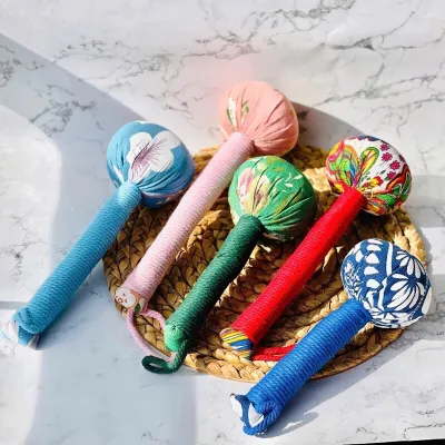 Búa đấm lưng ngải cứu 31cm thảo dược massage cổ vai gáy giúp thư giãn ngủ ngon