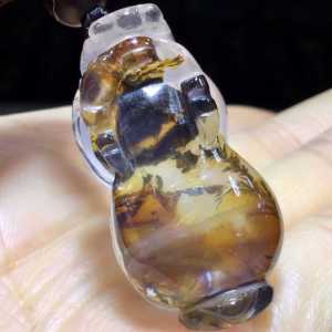 Pure natural green ghost crystal strawberry crystal aquamarine bracelet finely carved crystal transparent brings wealth and ensures safety. Each one is a rare treasure and a masterpiece. It is the best choice for wearing and collection.