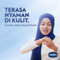 Vaseline Hijab Bright Cooling Body Serum 180ml - Perawatan Tubuh All Day Radiant Long Lasting Fragrance. 
