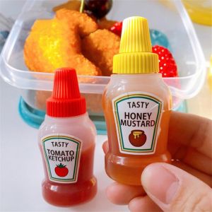 2pcs/set Mini Ketchup Bottle Portable Salad Squeeze Bottle Lunch Box Seasoning Bottle Kitchen Accessories