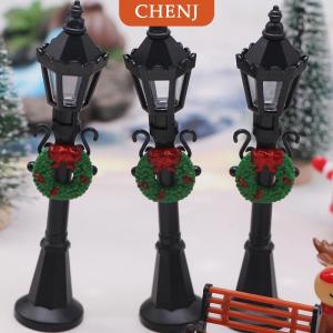 [COD] CHENJ บ้านตุ๊กตา1:12คริสต์มาสไฟถนนโคมไฟตกแต่งคริสต์มาสตกแต่งสวนภูมิทัศน์ไมโครนางฟ้า