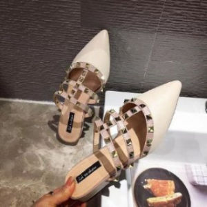 [Free Shipping] 2025 Spring/Summer New WomenS Flat Slippers For Outdoor Wear Rivet-Embellished Closed-Toe Half-Slipper Patent Leather Pointed-Toe Lazy Sandals