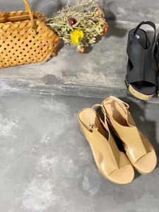 Plus Size 43 New WomenS Wedge Heel Peep-Toe Thick-Soled Rivet Sandals