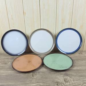 จาน จานเซรามิค สไตล์คลาสสิค ขนาด 8 นิ้ว มี 5 สี เขียว น้ำตาล ขาวขอบน้ำเงิน ขาวขอบน้ำตาล และ ขาวขอบดำ