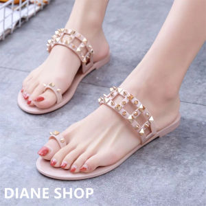 New Womens fashionable flat sandals rhinestone and rivet sandals non-slip and waterproof rubber material Suitable for outdoor wear and home wear Comfortable slip-on sandals suitable for all seasons Beach sandals 075523