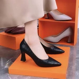 [Free Shipping] WomenS Spring And Autumn New Collection: Fashionable Black Pointed-Toe High Heels With Soft Soles And Chunky Heels Suitable For Commuting And Work